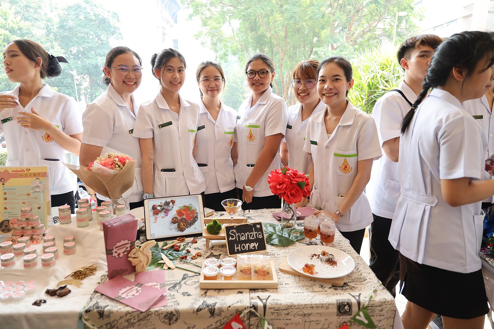 สำนักวิชาวิทยาศาสตร์สุขภาพ โชว์ไอเดียนักศึกษาแพทย์แผนจีน สู่ผลงานการแปรรูปสมุนไพรจีน
