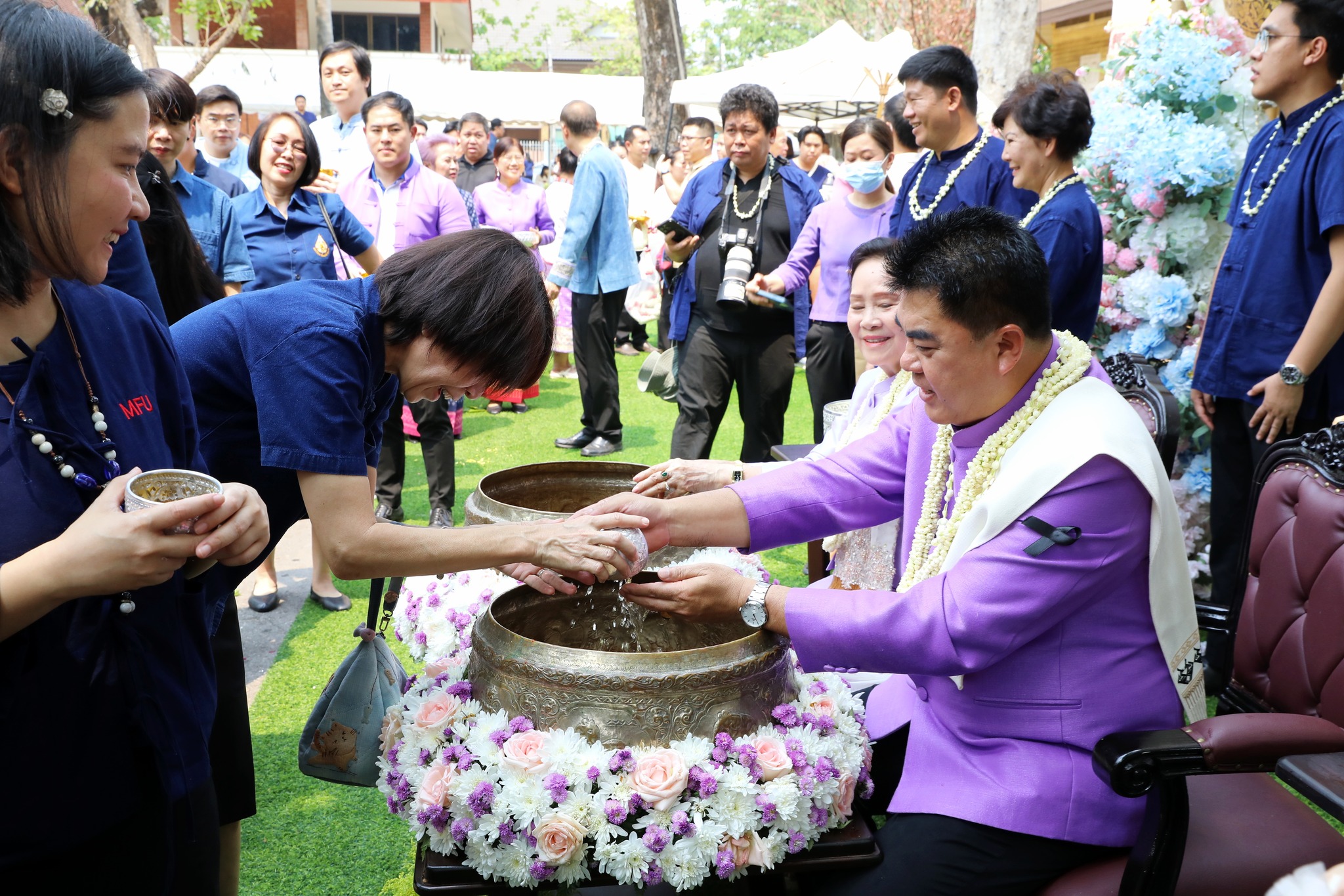 MFU News : MFU_Joins_Ceremony_to_Honor_Chiang_Rai_Governor__6_.jpg