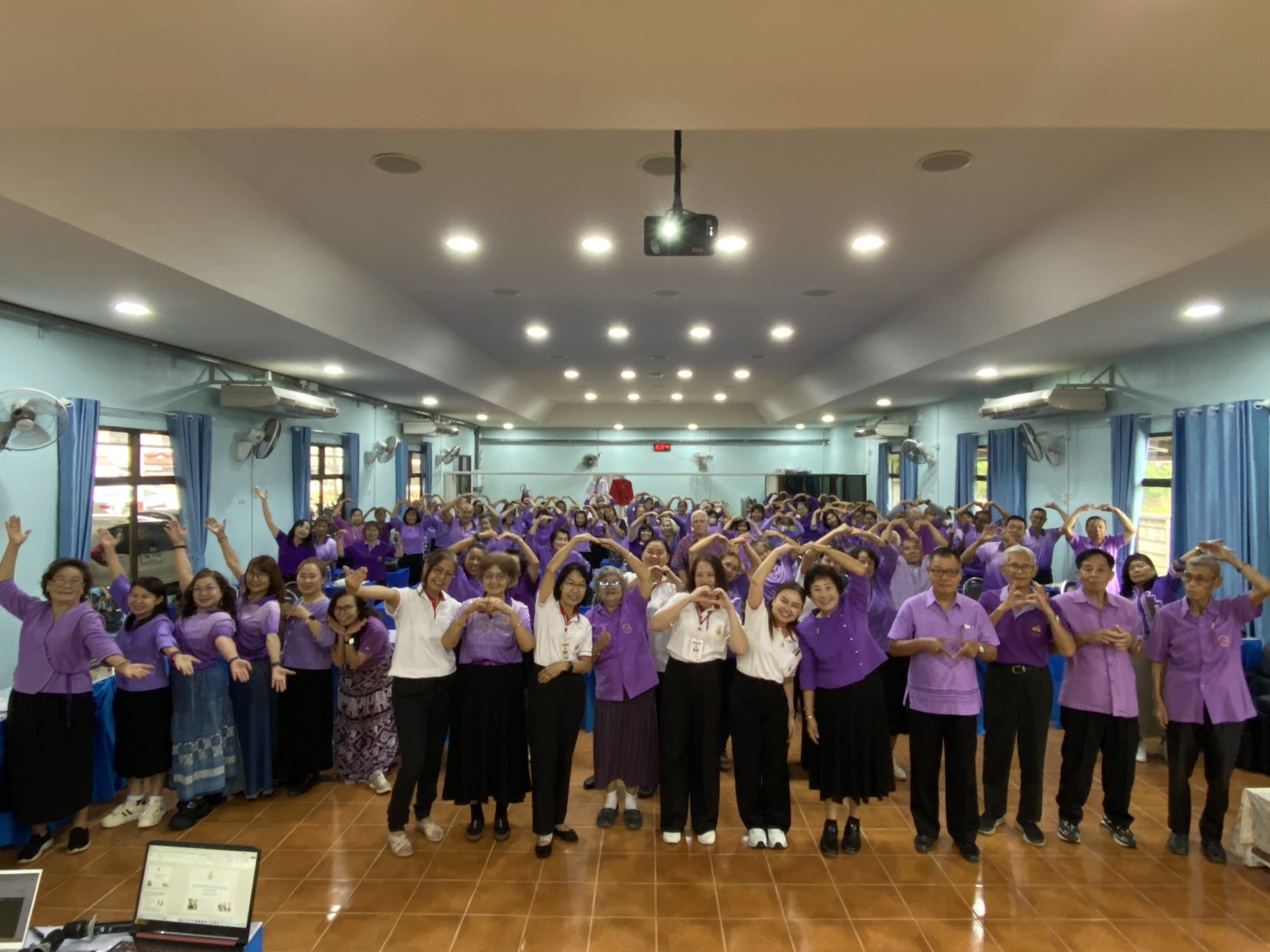 พยาบาล มฟล. จัดกิจกรรมส่งเสริมสุขภาพแบบบูรณาการผู้สูงอายุในชุมชนเพื่อพัฒนาศักยภาพการดูแลตนเอง