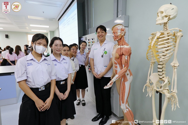 โรงเรียนสามัคคีวิทยาคม เยี่ยมชมสำนักวิชาแพทยศาสตร์ มหาวิทยาลัยแม่ฟ้าหลวง เพื่อแนะแนวการศึกษาต่อ